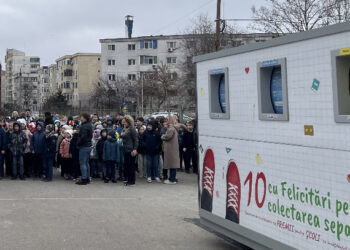 POLARIS: 20 de clase de la Școala Gimnazială nr. 16 „Marin Ionescu Dobrogianu”, în competiția „10 cu felicitări pentru colectarea separată”