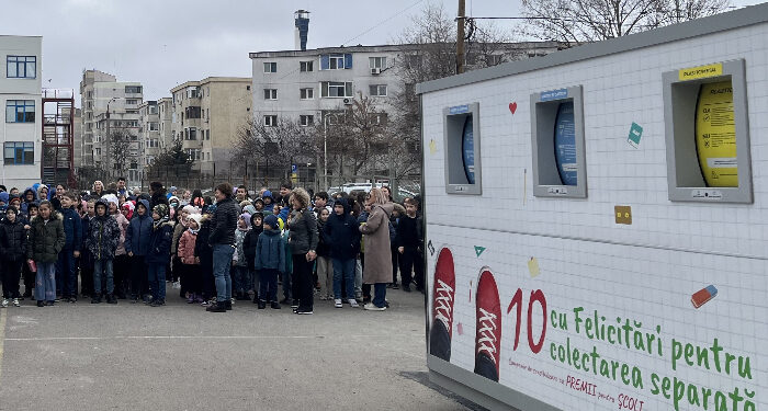 POLARIS: 20 de clase de la Școala Gimnazială nr. 16 „Marin Ionescu Dobrogianu”, în competiția „10 cu felicitări pentru colectarea separată”