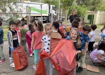 Polaris: Lecție practică de ecologie pentru copiii de la Grădinița nr. 8 Constanța