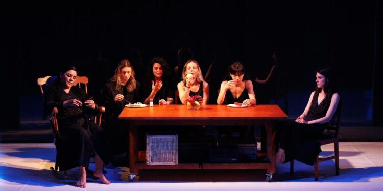 „Casa Bernardei Alba” sau despre iubirea care, atunci când nu e, transformă femeia în strigoi