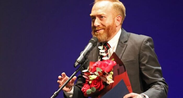 Regizorul ERWIN ȘIMȘENSOHN, Managerul Teatrului de Stat Constanța, a primit PREMIUL PENTRU ARTELE SPECTACOLULUI, la Gala Premiilor Radio România Cultural!