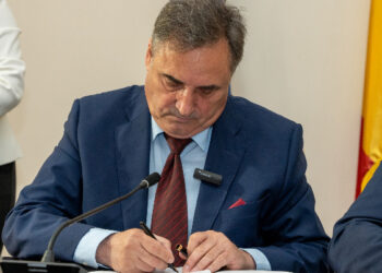 VIDEO 25 de microbuze electrice vor transporta elevii din județul Constanța către școli