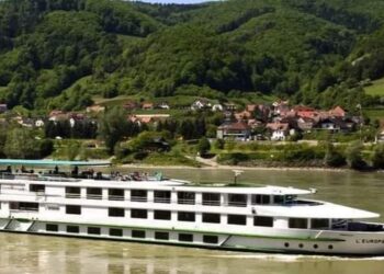 Nava de pasageri L’Europe a adus la Constanța 148 turiști străini
