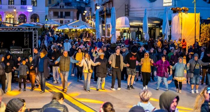 S-a cântat și s-a dansat în Mamaia și Constanța, în mini-vacanța de 1 mai și Paște