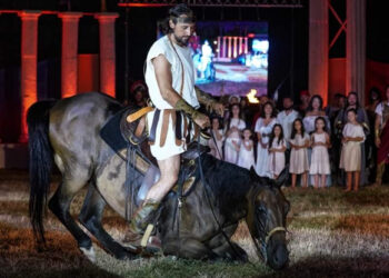 Vulturii Carpaților: DACII, ROMANII ȘI BARBARII luptă pentru public la Constanța, Adamclisi și Hârșova