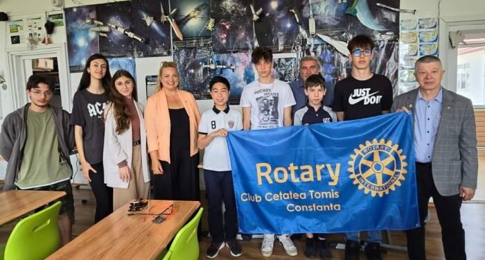 Clubul Rotary „Cetatea Tomis” sprijină Clubul de robotică al Liceului „Carmen Sylva” din Eforie Sud