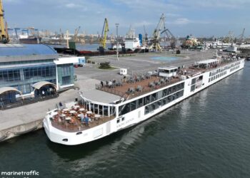 Peste 300 turiști străini, sosiți cu navele de croazieră la Constanța