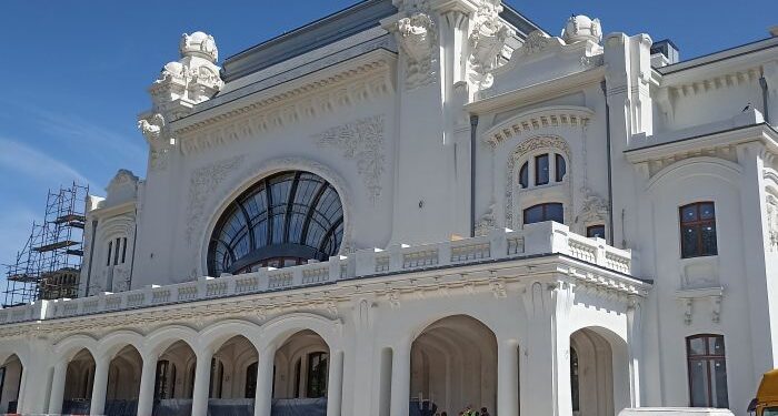 MINAC vă invită să descoperiți patrimoniul arhitecturii de vilegiatură de la malul mării, într-o serie de TURURI GHIDATE