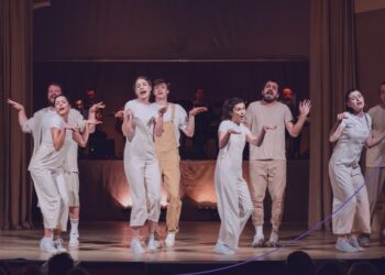 O poveste super fericită (despre cum e să fii super trist), pe scena SEAS 2024