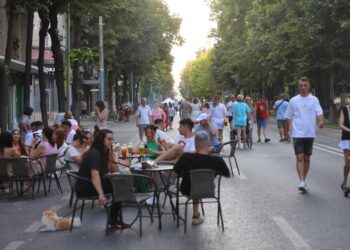 Bulevardul Tomis prinde viață și în acest weekend, prin proiectul Constanța Coffee Break