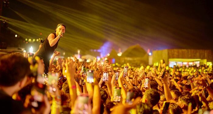 Prima zi la NEVERSEA! Peste 62.000 oameni s-au bucurat de momente unice, la cel mai apreciat festival pe plajă