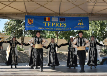 GALERIE FOTO Tepreș, sărbătoarea tătarilor, de la care nu au lipsit dansurile tradiționale, bucatele alese și kureș – luptele tradiționale