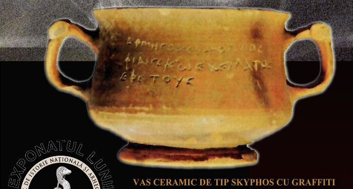Un vas ceramic de tip skyphos, închinat zeului Hermes, poate fi admirat la Muzeul de Istorie de-a lungul lunii iulie