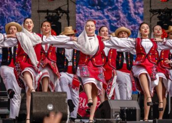 Trei zile de muzică și dansuri populare, la Festivalul Național al Cântecului și Dansului Popular Românesc MAMAIA