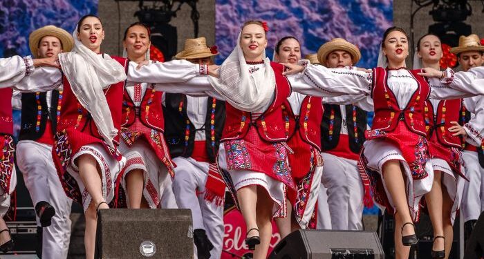 Trei zile de muzică și dansuri populare, la Festivalul Național al Cântecului și Dansului Popular Românesc MAMAIA