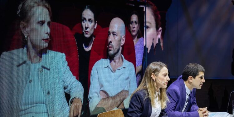 Teatrul Excelsior București, două demonstrații de explozii artistice controlate, în cadrul  SEAS 2024: „Punk Rock” și “Două ore cu pauză”