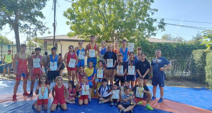 Salbă de medalii pentru micii luptători de la CS Medgidia