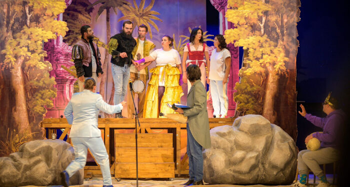 Nu-ți face planuri DISEARĂ! Avem „O repetiție moldovenească” la Teatrul de Vară Soveja!