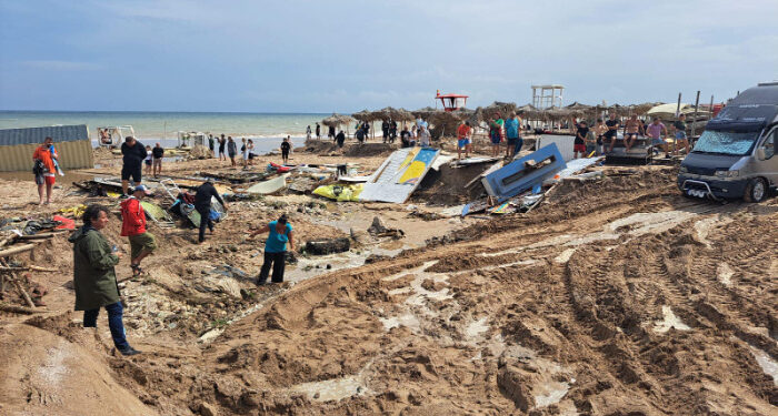 FOTO 2 Mai și Vama Veche, puternic afectate de furtunile și ploile torențiale din ultimele două zile