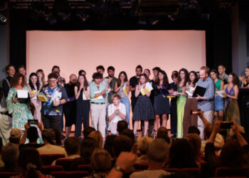 Absolvenți ai Facultății de Arte a Universității Ovidius, la Gala Tânărului Actor Hop 2024