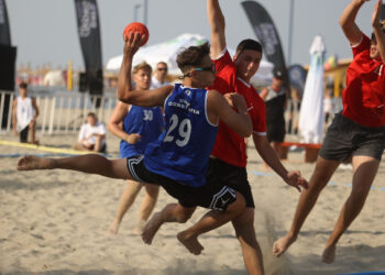 Performanță senzațională! Juniorii CSM Constanța luptă pentru titlul național la Handbal pe plajă