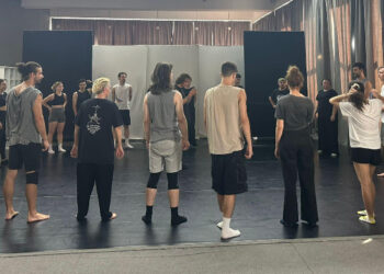 ”Tineri Artiști în Acțiune” – Spectacol Performing la Grădina Tomis din Parcul Arheologic