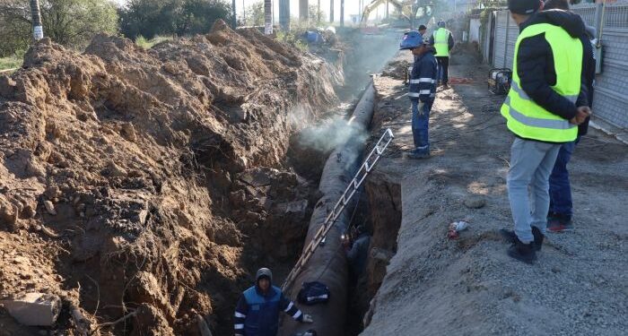 RAJA a finalizat lucrările de montare și cuplare a noilor tronsoane la conducta magistrală de apă din zona Pod Butelii