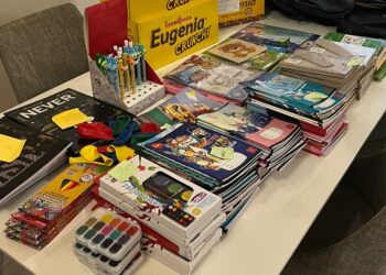 Rechizite la început de an școlar, pentru copiii cu autism de la S.U.I.T.A.