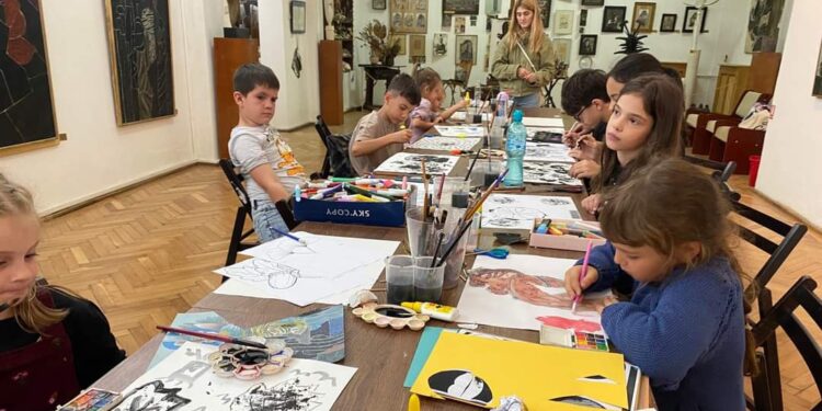 Ateliere de creație pentru elevi, la Muzeul de Artă Constanța