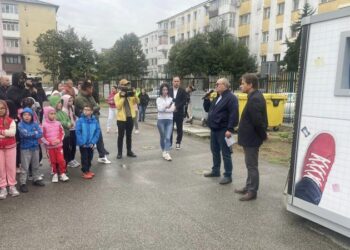 Polaris dă startul unei noi ediții a concursului “10 cu Felicitări pentru colectarea separată”, la Târgu Jiu