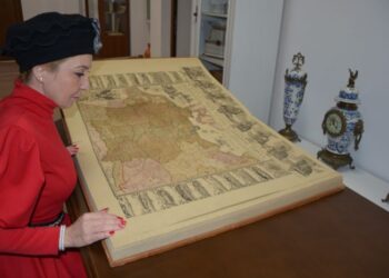Carte de 20 kg, expusă la Biblioteca Județeană Constanța