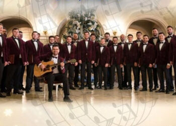 Corala ARMONIA cântă în Ajunul Crăciunului în Piața Ovidiu