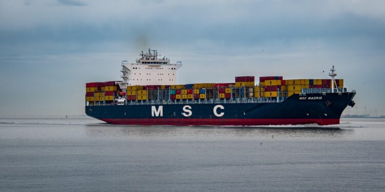 MSC – Mediterranean Shipping Company recrutează ofițeri punte și mașină, femei și bărbați