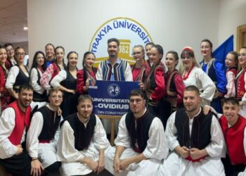 Ansamblul folcloric studențesc „Ovidius”, pe scena Festivalului Internațional de Dansuri Populare Balcanice din Edirne