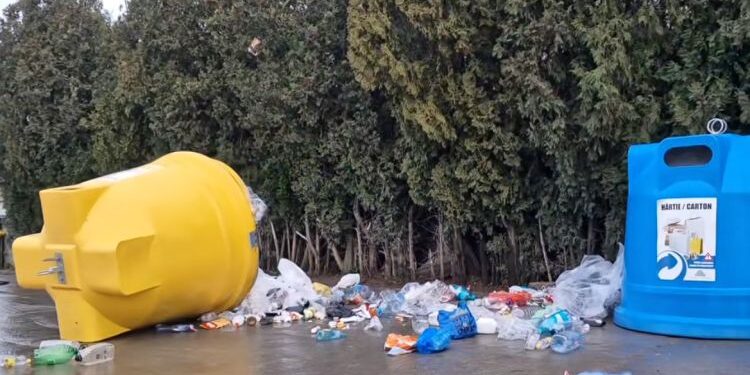 Polaris îndeamnă cetățenii să raporteze actele de vandalizare a containerelor de colectare selectivă