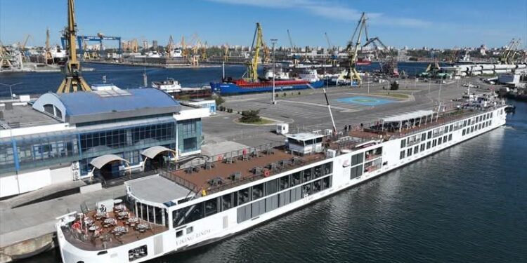 Sezonul de croaziere în portul Constanța, deschis de nava fluvială Viking Rinda