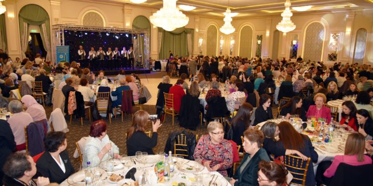Peste 500 de membre ale organizațiilor UDTTMR și invitatele lor au participat la cina de Iftar