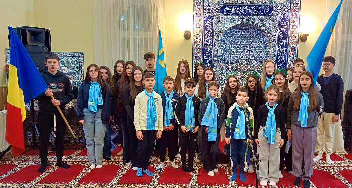 Elevii de la Școala Comunitară a UDTTMR Cobadin au reînviat tradiția colindului Elveda