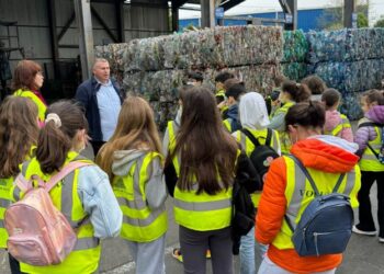 Elevii de la Școala 12 din Constanța, în vizită la Stația de sortare Polaris