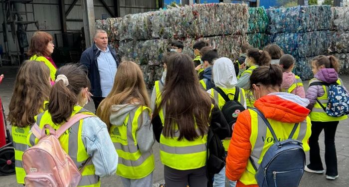 Elevii de la Școala 12 din Constanța, în vizită la Stația de sortare Polaris