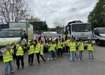 Polaris: Elevii de la Școala 30 din Constanța au învățat lucruri noi, la Stația de sortare a deșeurilor