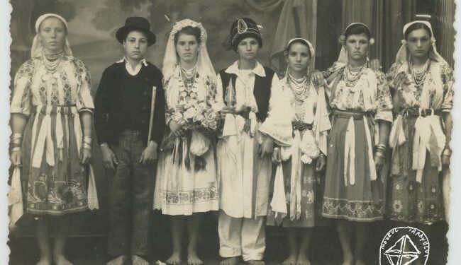 24 iunie, Ziua Sânzienelor și Ziua Iei, piesa de bază a costumului popular românesc