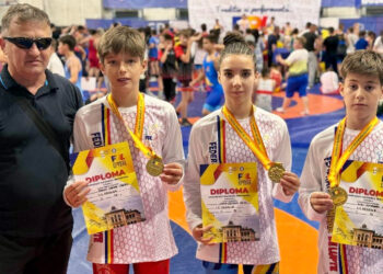 Luptătorii juniori CS Medgidia se întorc cu trei titluri de campion național de la Buzău