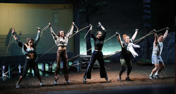 SEAS 2025: Comedia PĂDUREA ASUMAȚILOR (14+), la Casa de Cultură din Constanța, dumincă, 10 august (VIDEO)