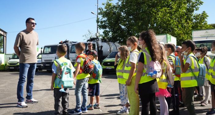 Educație ecologică la stația de sortare a deșeurilor de la Polaris