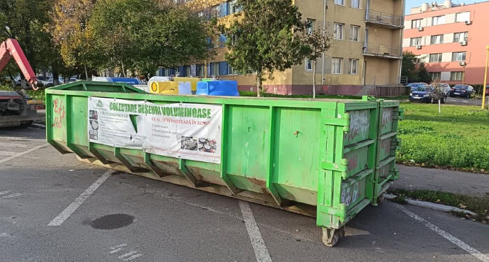 Container verde POLARIS pentru deșeuri voluminoase, amplasat pe strada 1 Mai Vechi din Constanța, până pe 22 noiembrie