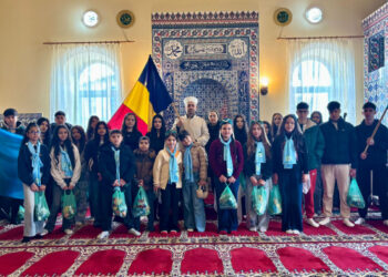 Elevii școlilor comunitare UDTTMR au readus colindul Elveda în comunitățile din Cobadin și Murfatlar