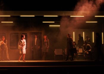 Machinal – sau alunecarea în spirala mașinii de tocat a societății