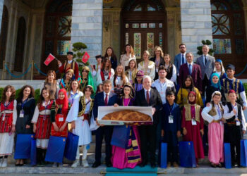 Ansamblul Canlar al UDTTMR Cobadin, la Festivalul Pâinea Păcii din Esenler – Istanbul